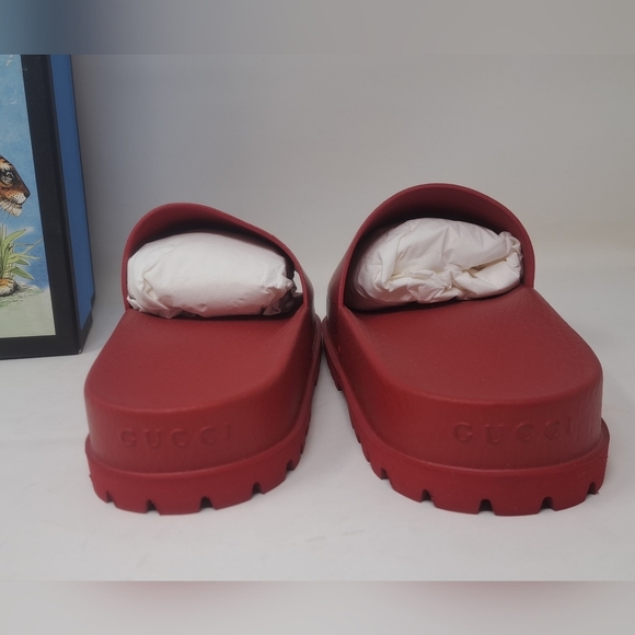 NWT Gucci Women's  Slides Sandals Ghost Hamlet Skull Red Calfskin 429360 6 US - Picture 13 of 14